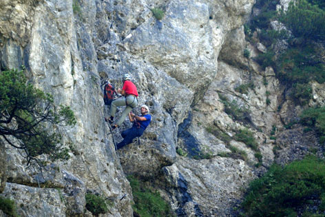 Bergungsteam am Fuß des Ottenalm-Klettersteigs