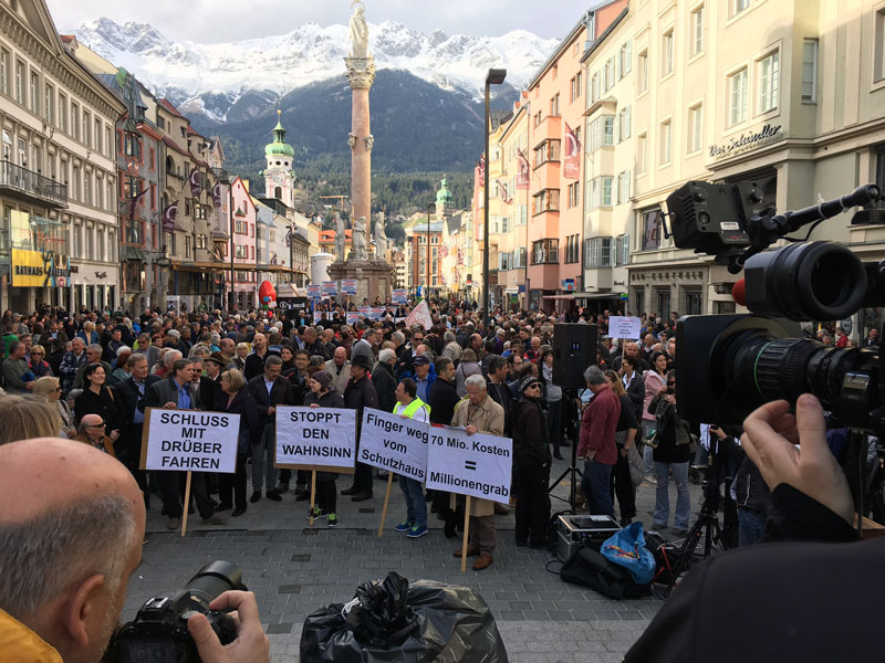 Demonstration in Innsbruck gegen den Neubau der Patscherkofelbahn