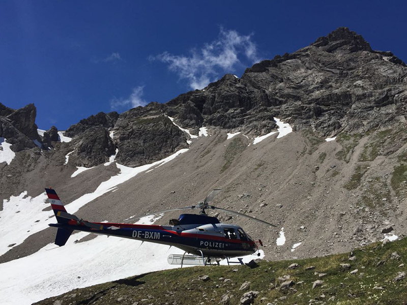 Polizeihubschrauber nach Alpinunfall in Elbigenalp