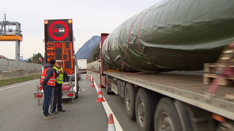 LKW-Blockabfertigung auf einer Tiroler Autobahn