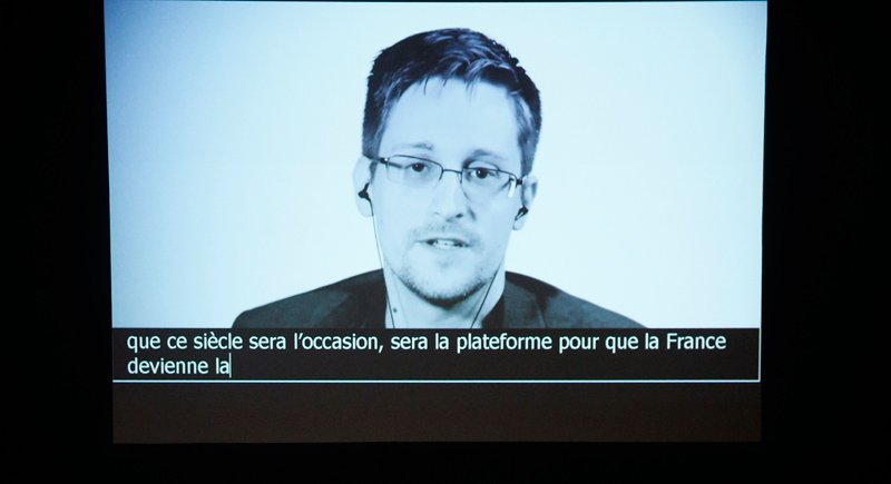 Snowden zugeschaltet bei einer Veranstaltung in Frankreich